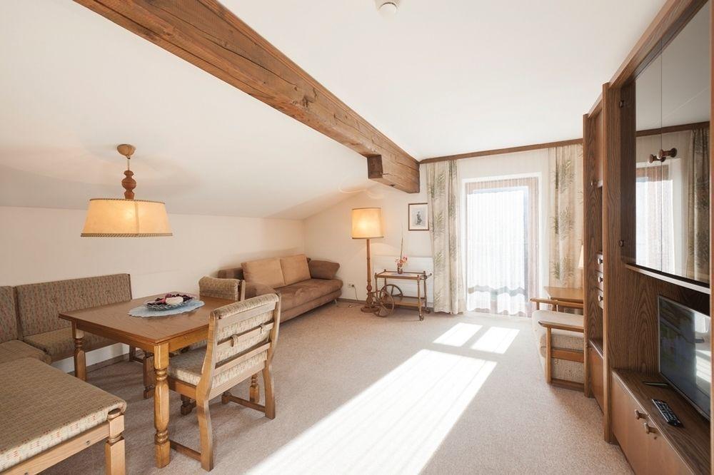 Hotel Garni Bernhard Am See Walchsee Esterno foto
