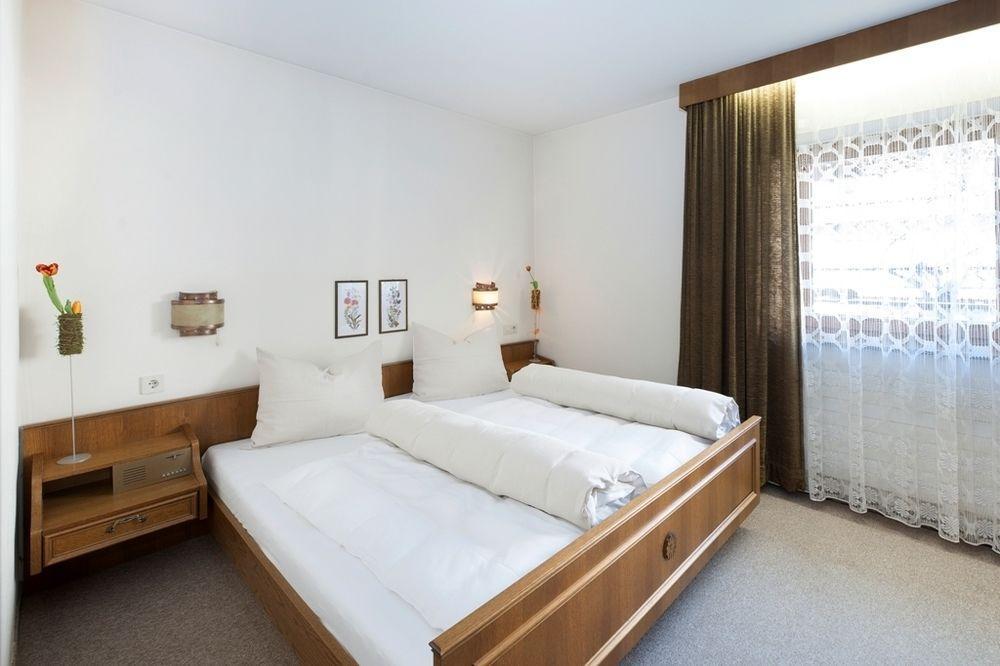 Hotel Garni Bernhard Am See Walchsee Esterno foto