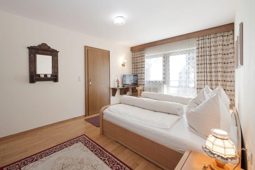 Hotel Garni Bernhard Am See Walchsee Esterno foto