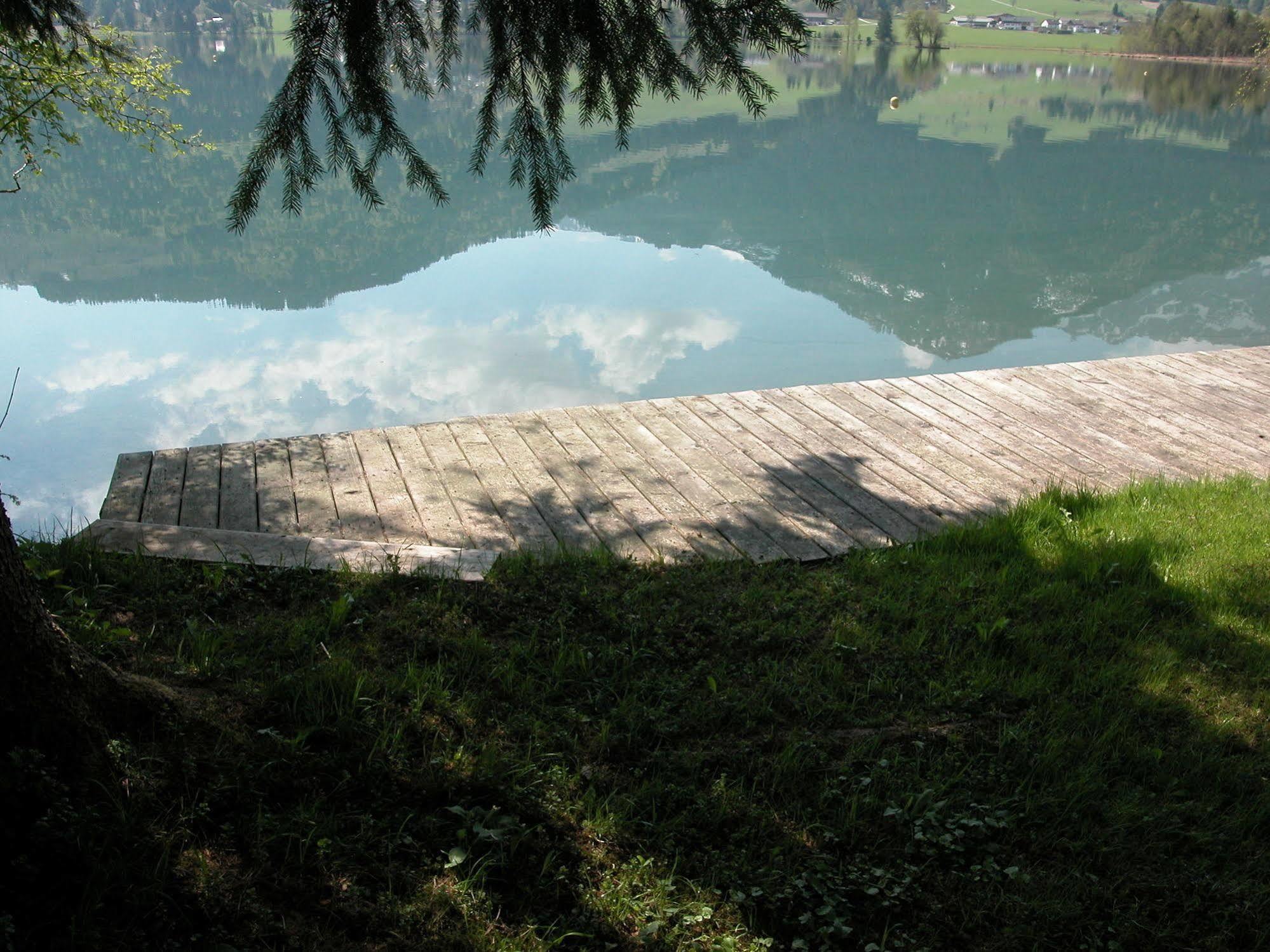 Hotel Garni Bernhard Am See Walchsee Esterno foto
